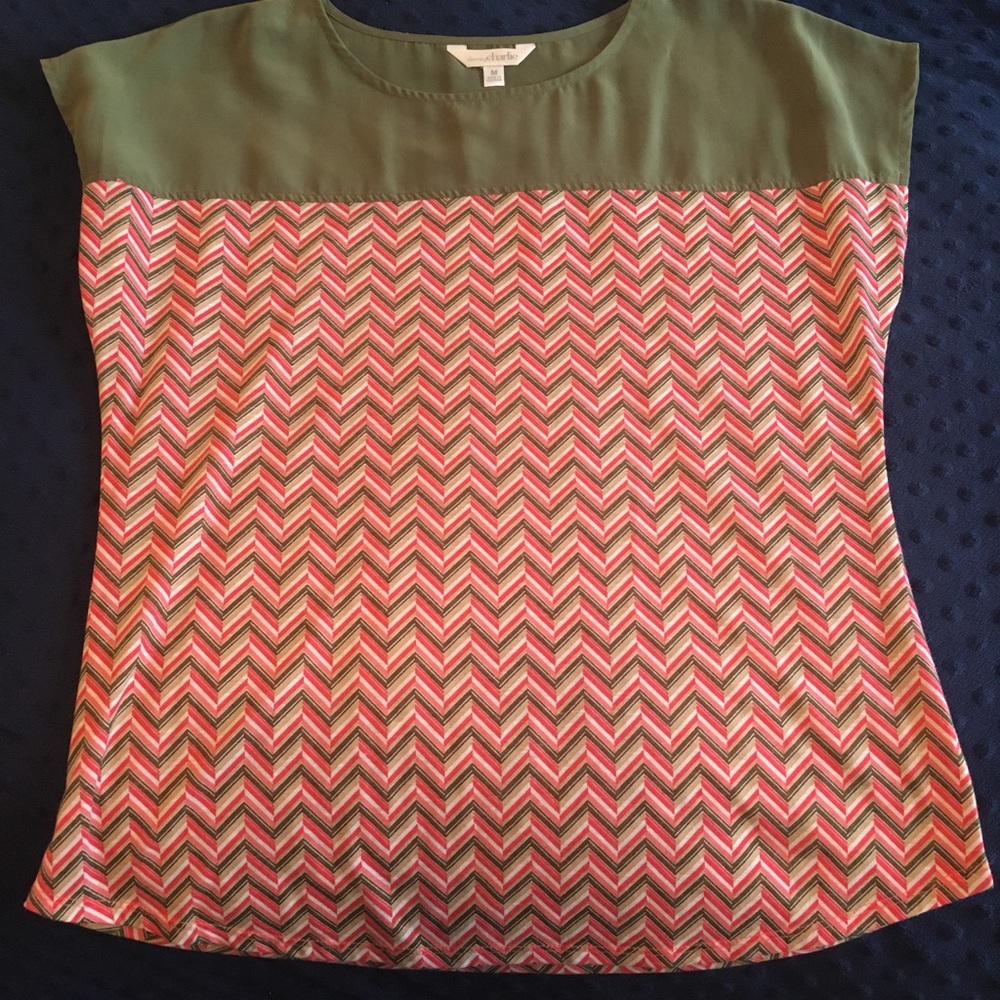 Cute charming Charlie’s blouse with sheer shoulders